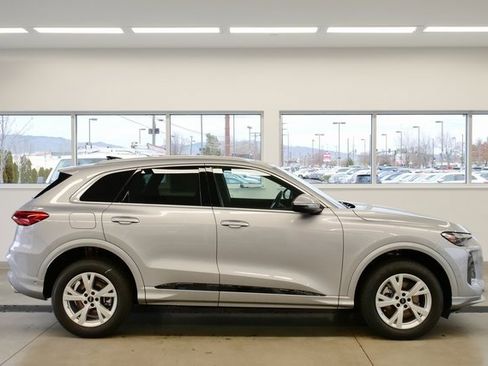 New 2025 Audi Q5 Premium image 7