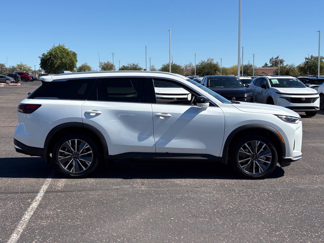 New 2027 INFINITI QX60 Luxe FWD image 7