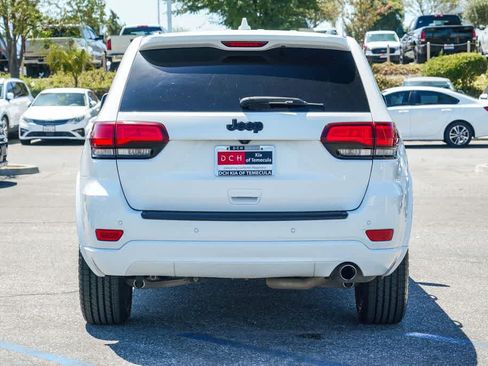 Used 2019 Jeep Grand Cherokee Altitude RWD image 5