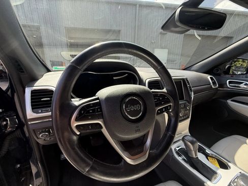 Used 2018 Jeep Grand Cherokee Limited AWD/4WD image 7