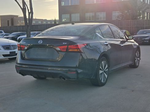 Used 2020 Nissan Altima 2.5 SV image 3