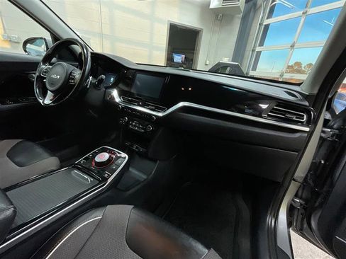 Used 2022 Kia Niro EX w/ Cold Weather Package image 29