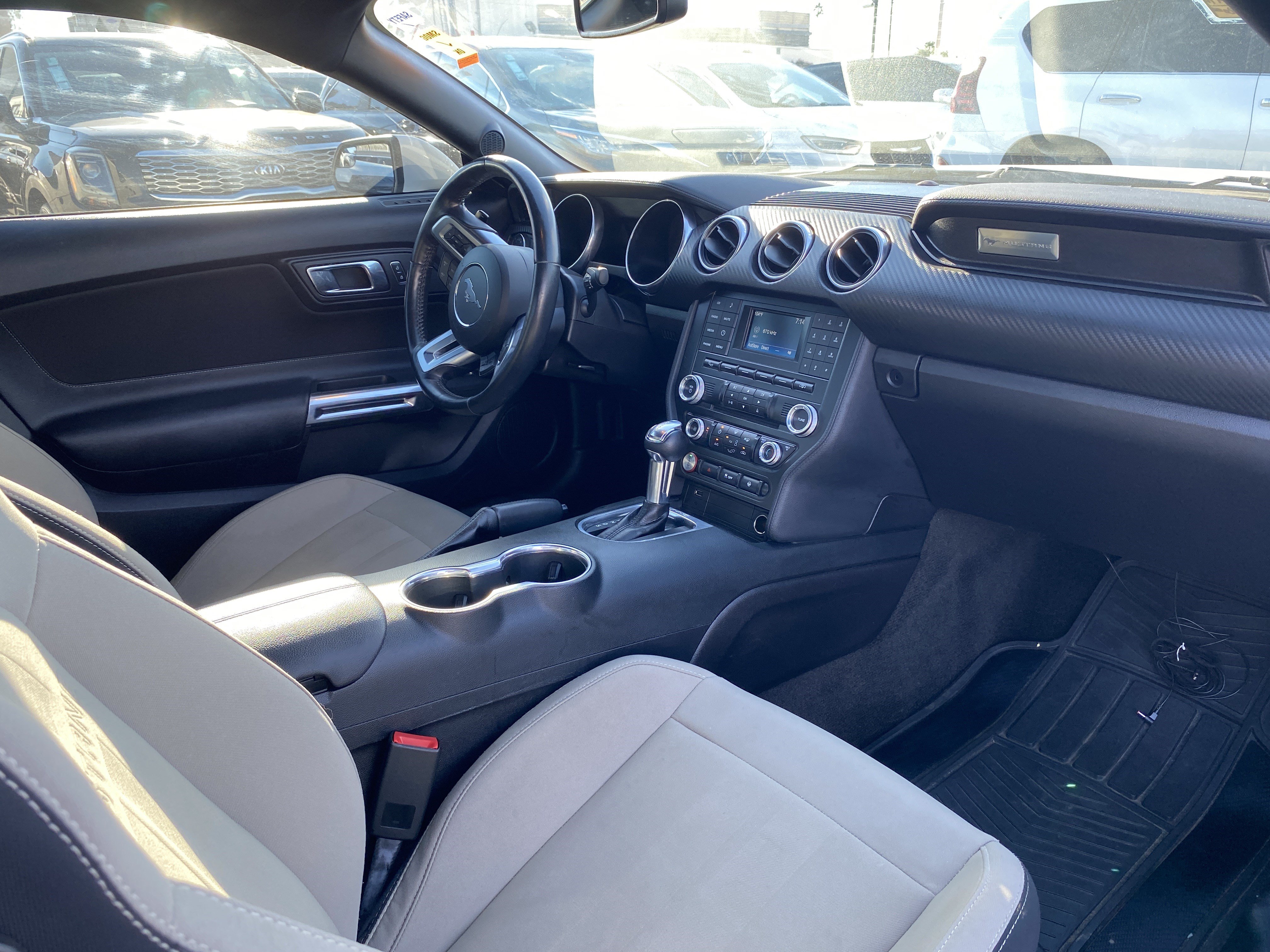 Used 2018 Ford Mustang Coupe RWD image 18