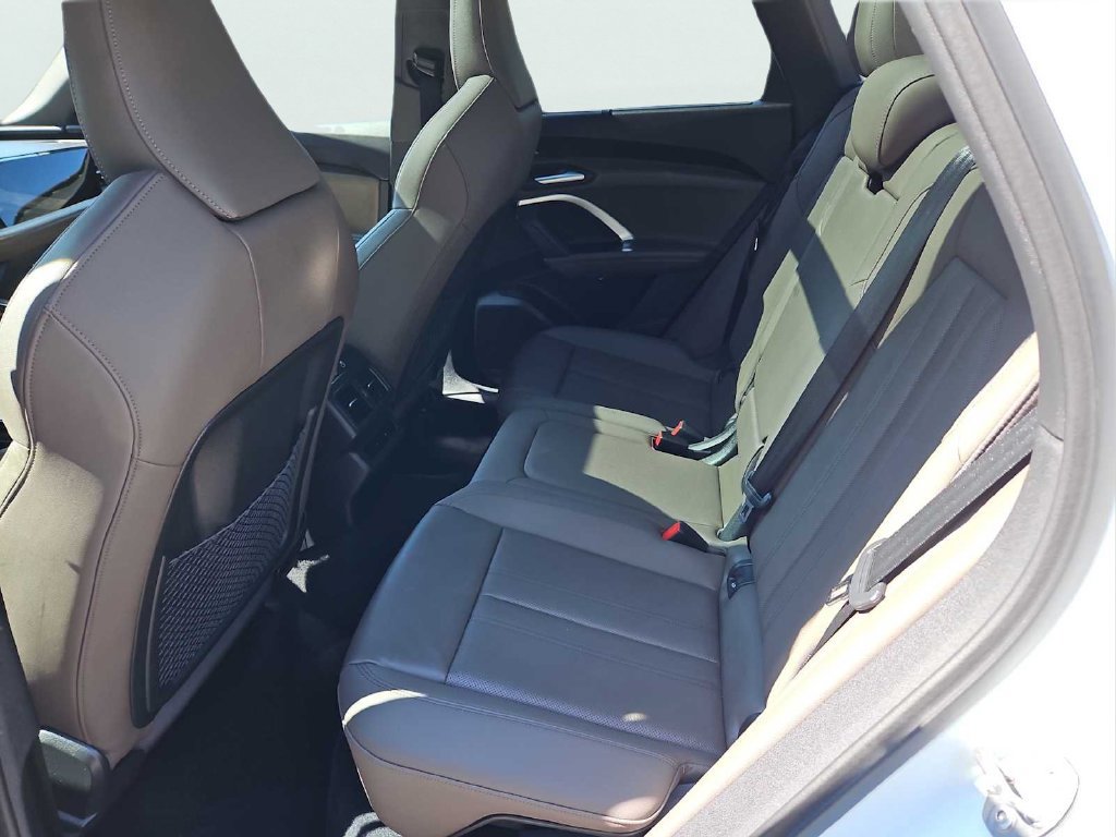 Used 2025 Audi Q5 Premium Plus w/ Premium Plus AWD/4WD image 34