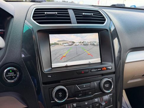 Used 2016 Ford Explorer XLT w/ Equipment Group 202A FWD image 14