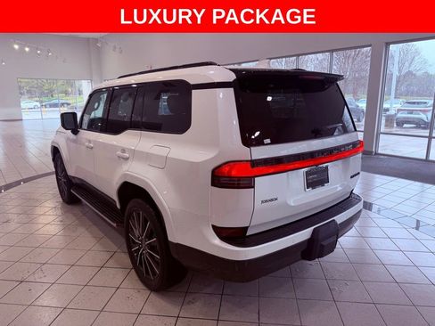 Certified 2024 Lexus GX 550 w/ Accessory Package (Z1) image 5