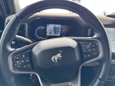 Used 2023 Ford Bronco Wildtrak image 14