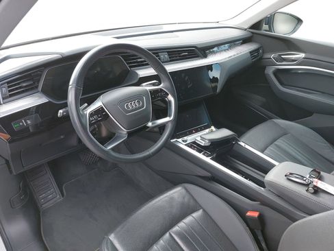 Used 2021 Audi e-tron Premium Plus w/ Premium Plus Package AWD/4WD image 5