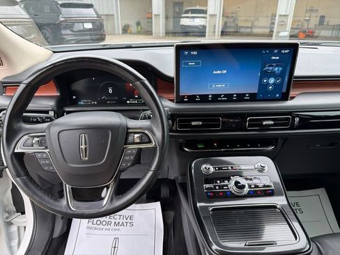 Used 2023 Lincoln Nautilus Reserve AWD/4WD image 19