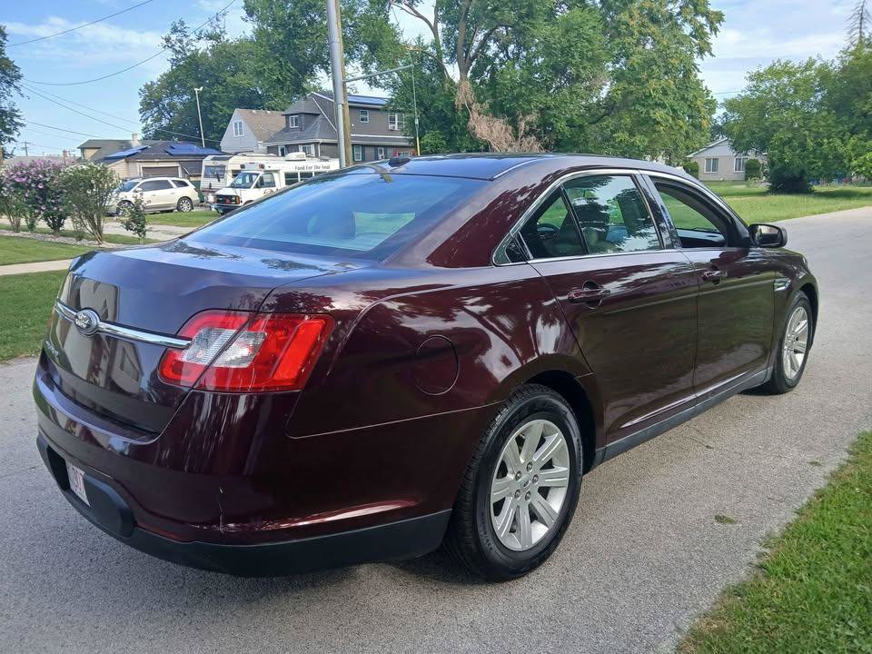 Used 2011 Ford Taurus SE FWD image 6