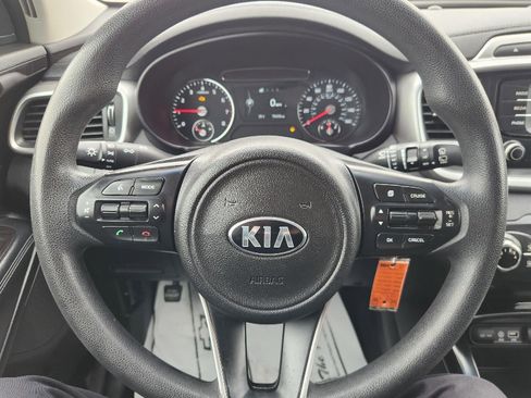 Used 2016 Kia Sorento AWD image 9