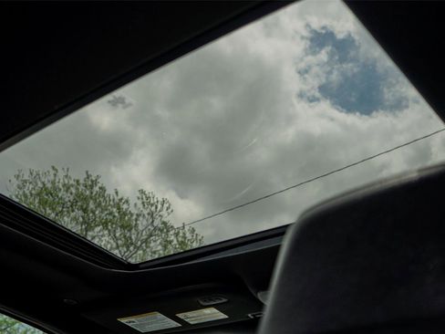 Used 2024 Ford F150 Lariat w/ FX4 Off-Road Package image 32