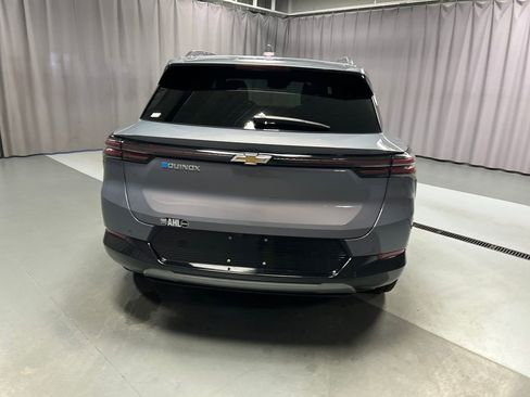 Used 2025 Chevrolet Equinox EV LT w/ Convenience Package image 6