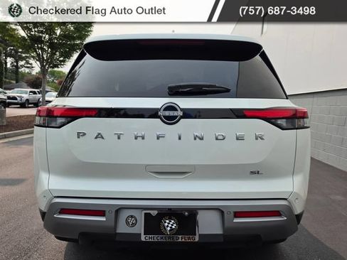 Used 2024 Nissan Pathfinder SL FWD image 6