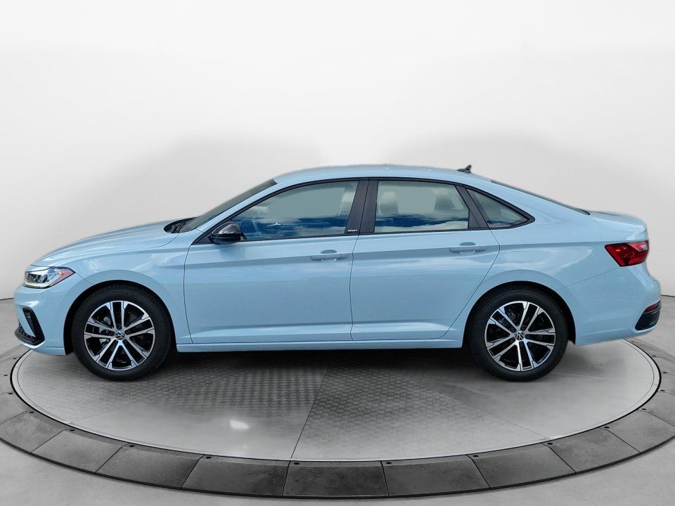 Certified 2026 Volkswagen Jetta Sport FWD image 4