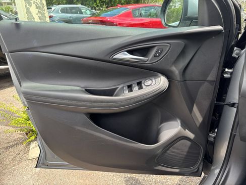 Used 2025 Buick Encore GX Preferred FWD image 18