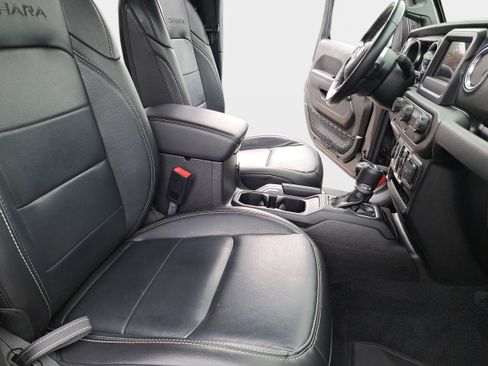 Used 2020 Jeep Wrangler Unlimited Sahara w/ Safety Group AWD/4WD image 10