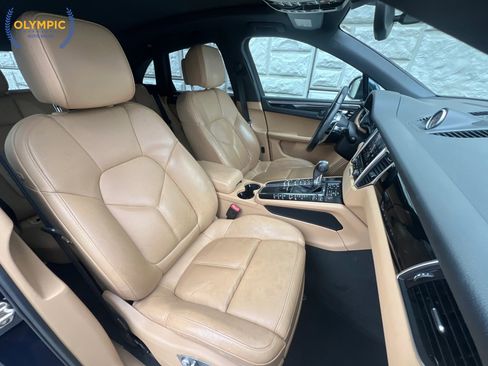 Used 2017 Porsche Macan S w/ Premium Package Plus image 46