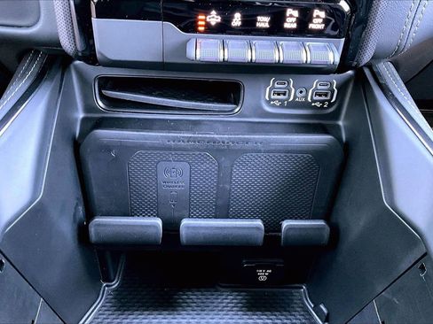 Used 2022 RAM 1500 Limited w/ Night Edition AWD/4WD image 18
