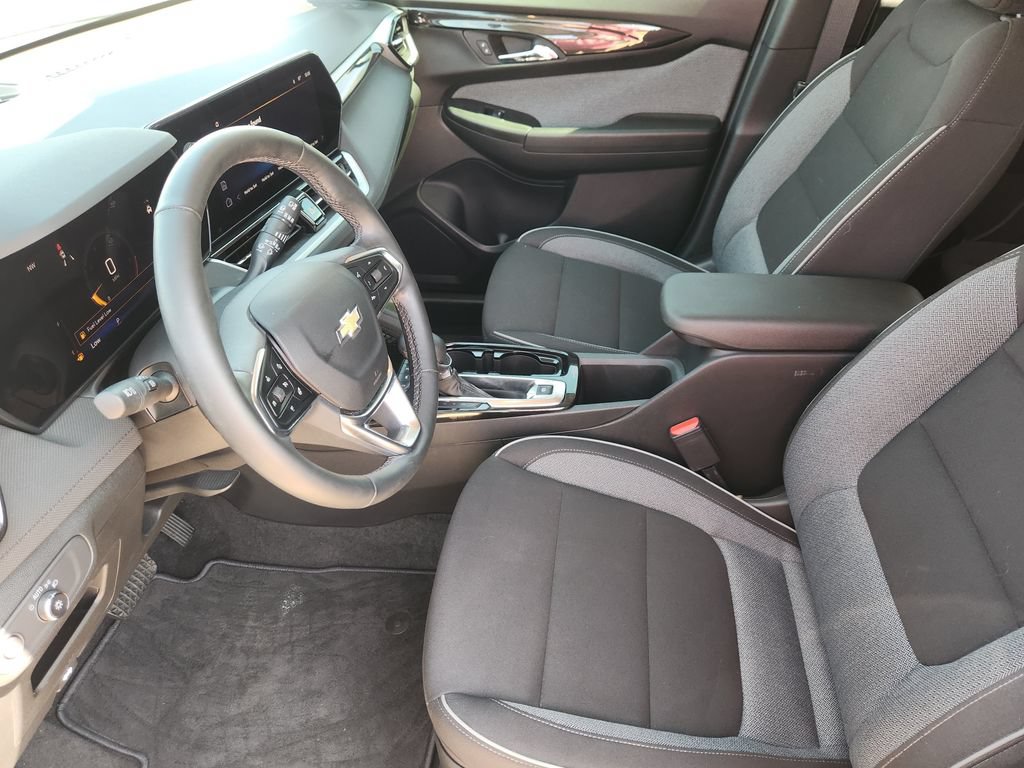 Used 2024 Chevrolet TrailBlazer LT w/ LT Cold Weather Package FWD image 8