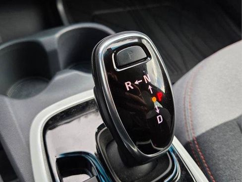 Used 2020 Chevrolet Bolt LT FWD image 23