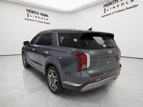 Used 2024 Hyundai Palisade Limited FWD image 3