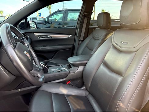 Certified 2024 Cadillac XT6 Luxury image 19