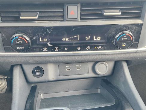 Used 2024 Nissan Rogue SV AWD/4WD image 18