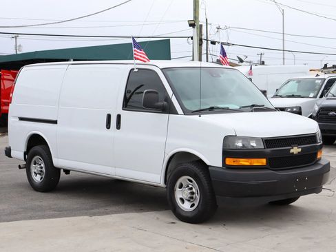Used 2021 Chevrolet Express 2500 w/ Driver Convenience Package image 7