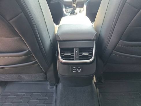 Used 2024 Subaru Outback Onyx Edition AWD/4WD image 17