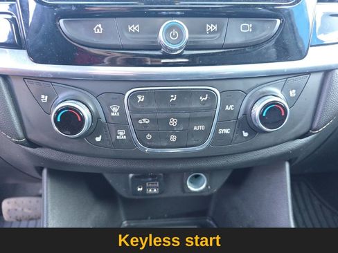 Used 2022 Chevrolet Traverse Premier image 25