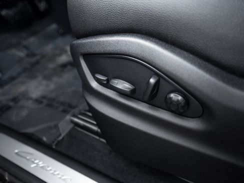 Certified 2026 Porsche Cayenne AWD/4WD image 22