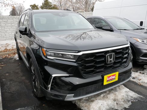 Used 2023 Honda Pilot Elite image 4