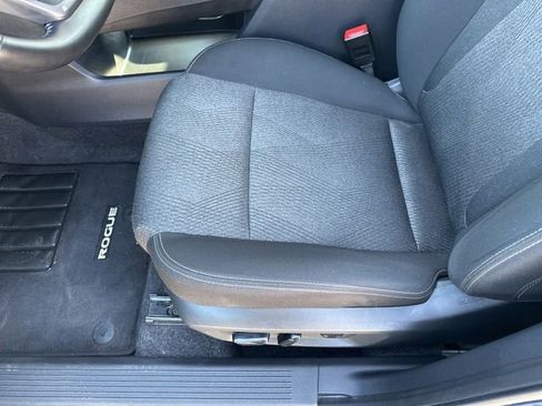 Used 2025 Nissan Rogue SV image 19