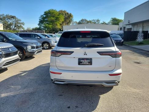 New 2026 Mitsubishi Outlander SE image 5