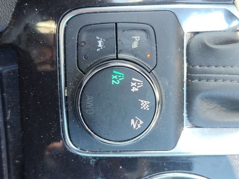 Used 2023 Chevrolet Blazer Premier image 27