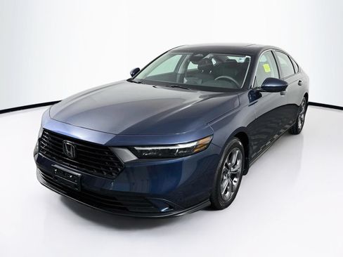 Used 2023 Honda Accord EX image 3