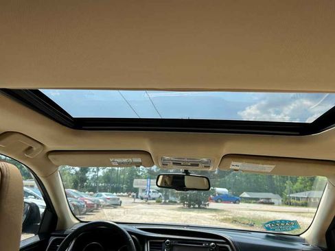 Used 2015 Toyota Highlander Limited AWD/4WD image 12