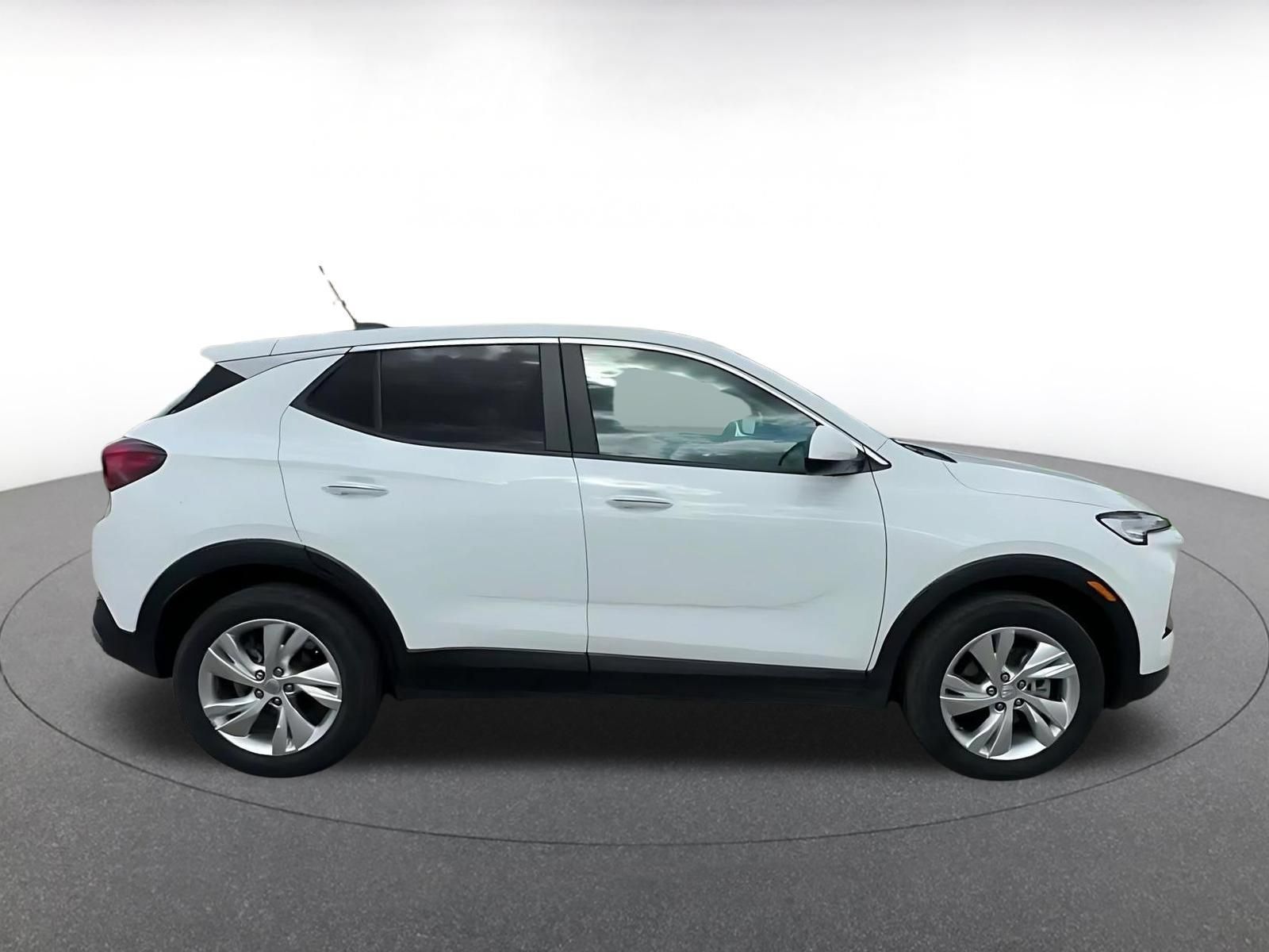 Used 2025 Buick Encore GX Preferred AWD/4WD image 15