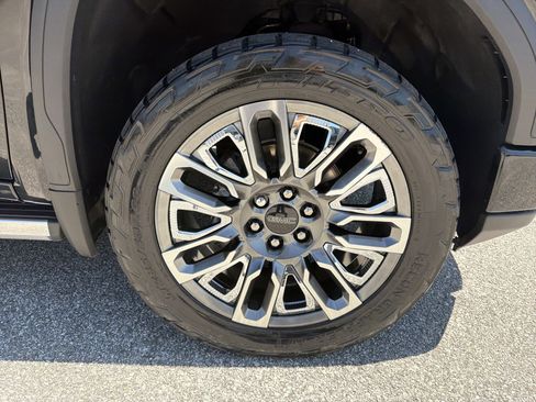 Used 2024 GMC Sierra 1500 Denali Ultimate AWD/4WD image 13