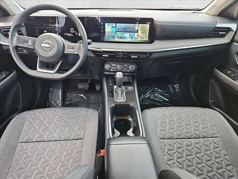 Used 2025 Nissan Kicks SV image 17