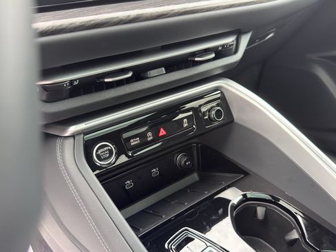 Used 2025 Audi Q5 Premium w/ Convenience Package AWD/4WD image 13