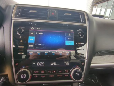 Used 2019 Subaru Outback 2.5i Premium image 15