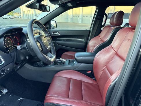 Used 2018 Dodge Durango SRT w/ Technology Group AWD/4WD image 18
