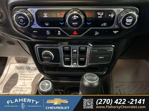 Used 2020 Jeep Wrangler Unlimited Sahara image 28