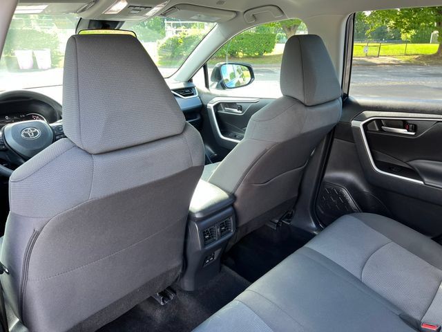 Used 2025 Toyota RAV4 XLE AWD/4WD image 27