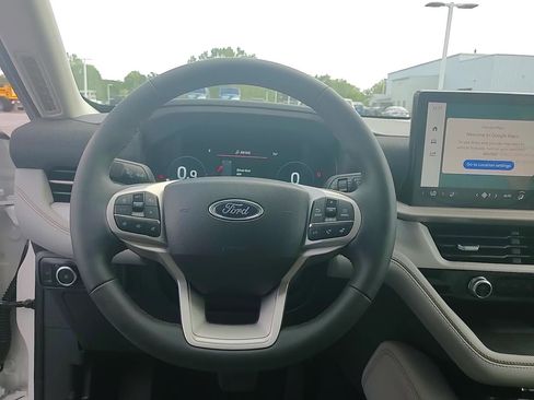 New 2025 Ford Explorer Active w/ Active Comfort Package image 24