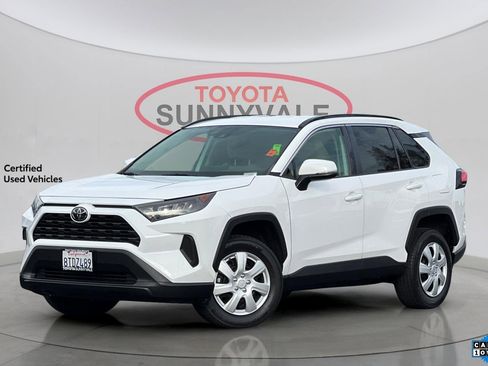 Used 2020 Toyota RAV4 LE image 1