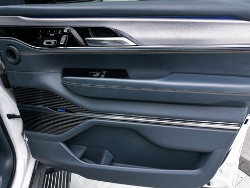 Used 2022 Jeep Grand Wagoneer Series III w/ Flexible Seating Group image 36