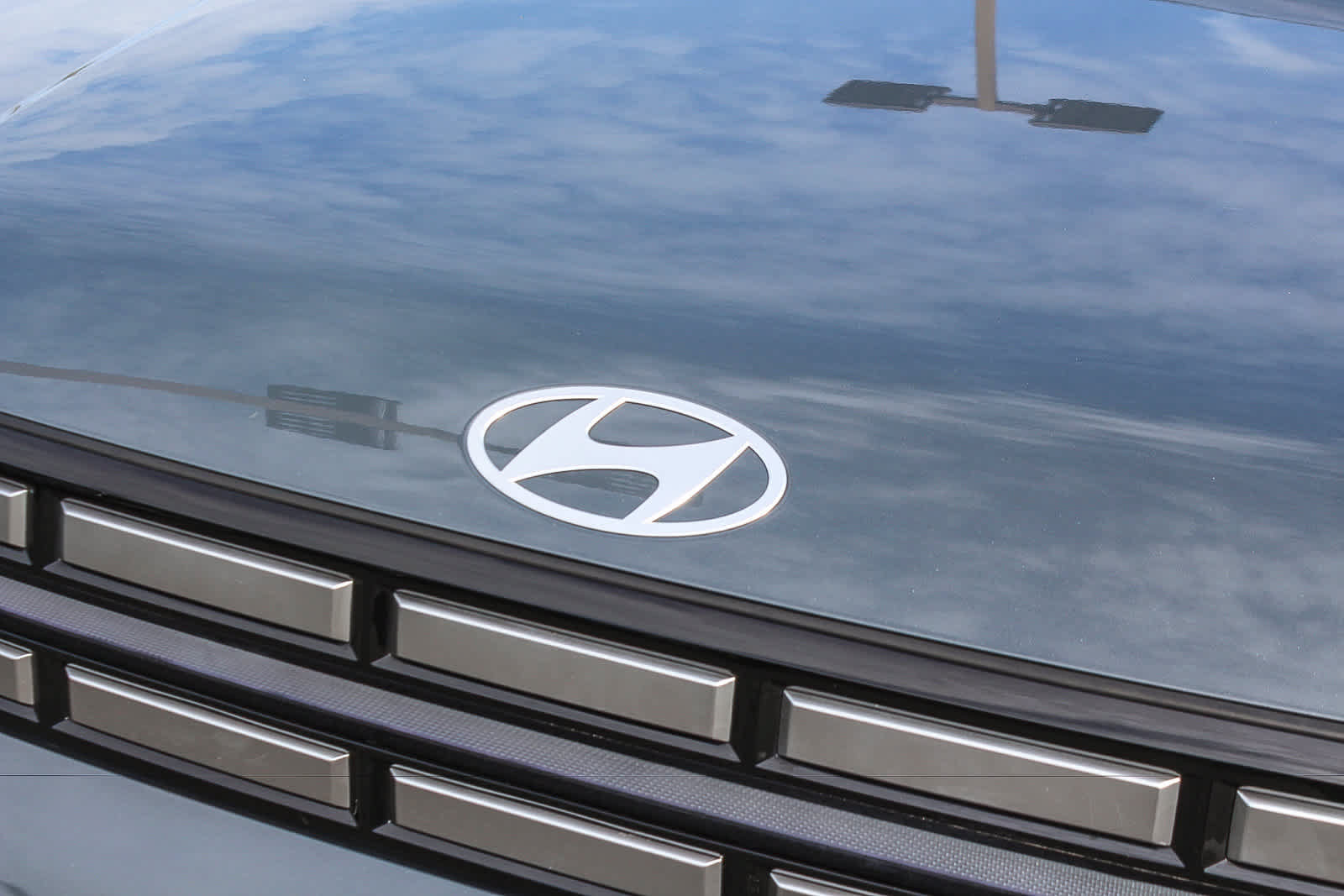 Certified 2025 Hyundai Santa Fe SEL FWD image 14